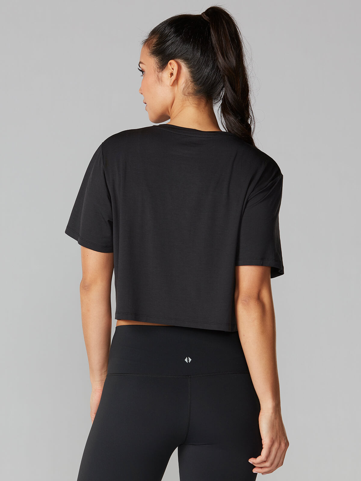 [TAVI] クロップ Tシャツ CROP TEE／ ヨガ トップス ピラティス クロップド丈 通気性