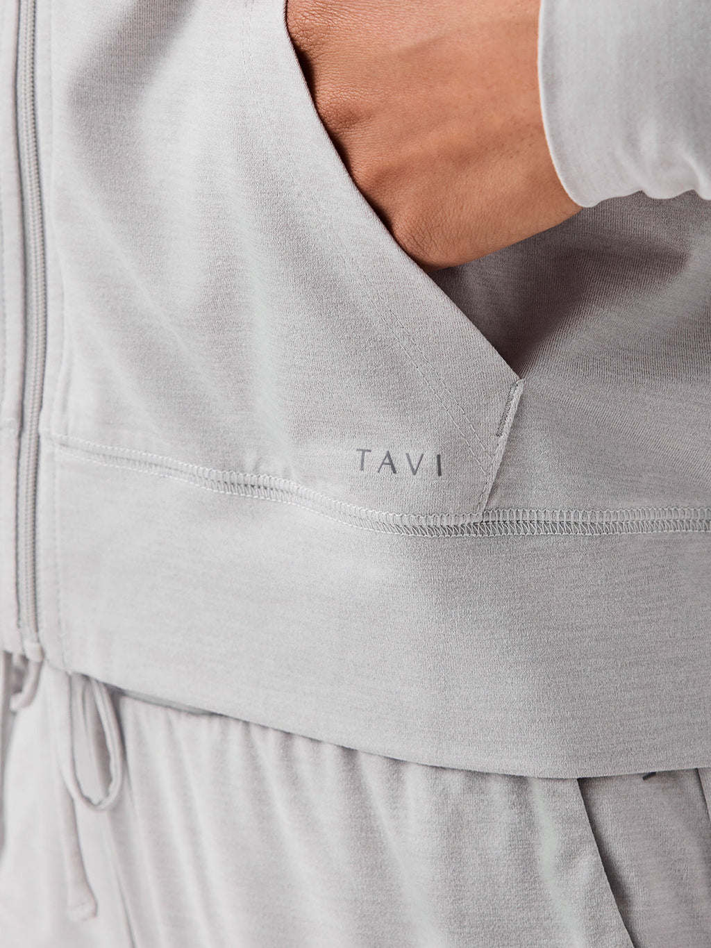 [TAVI] ソフトTec ジップフーディー SoftTec Zip Hoodie ／ タビ レディース  トップス フーディ パーカー ヨガ ピラティス TOESOX 26SS